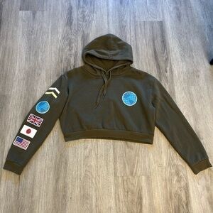 🛍️ 2/$12
AMNESIA youth girls size large (14/16) cropped hoodie sweater. Like new